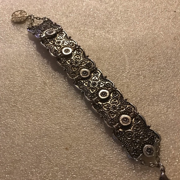 Vintage Jewelry - Elegant Silver Filigree Statement Bracelet